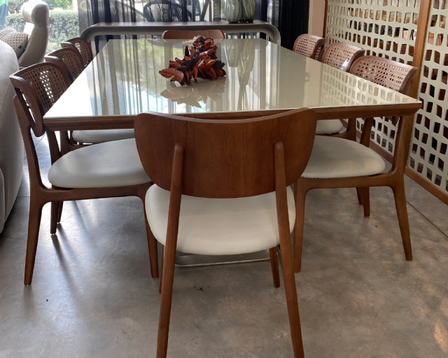 Conjunto Mesa Suiça 2,20 + 8 Cadeiras Claudia